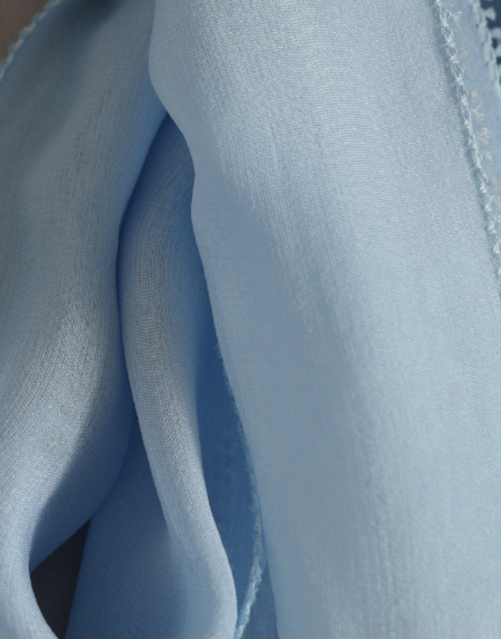 Dolce & Gabbana Blaues langärmeliges Blusentop mit Ascot-Kragen – Bild 4