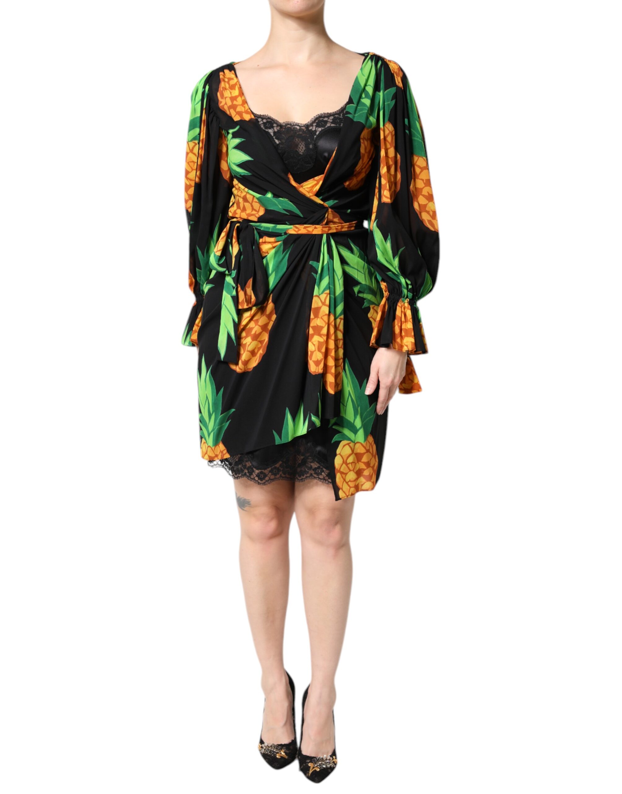 Dolce & Gabbana Schwarzes Seiden-Wickelkleid mit drapiertem Ananas-Print