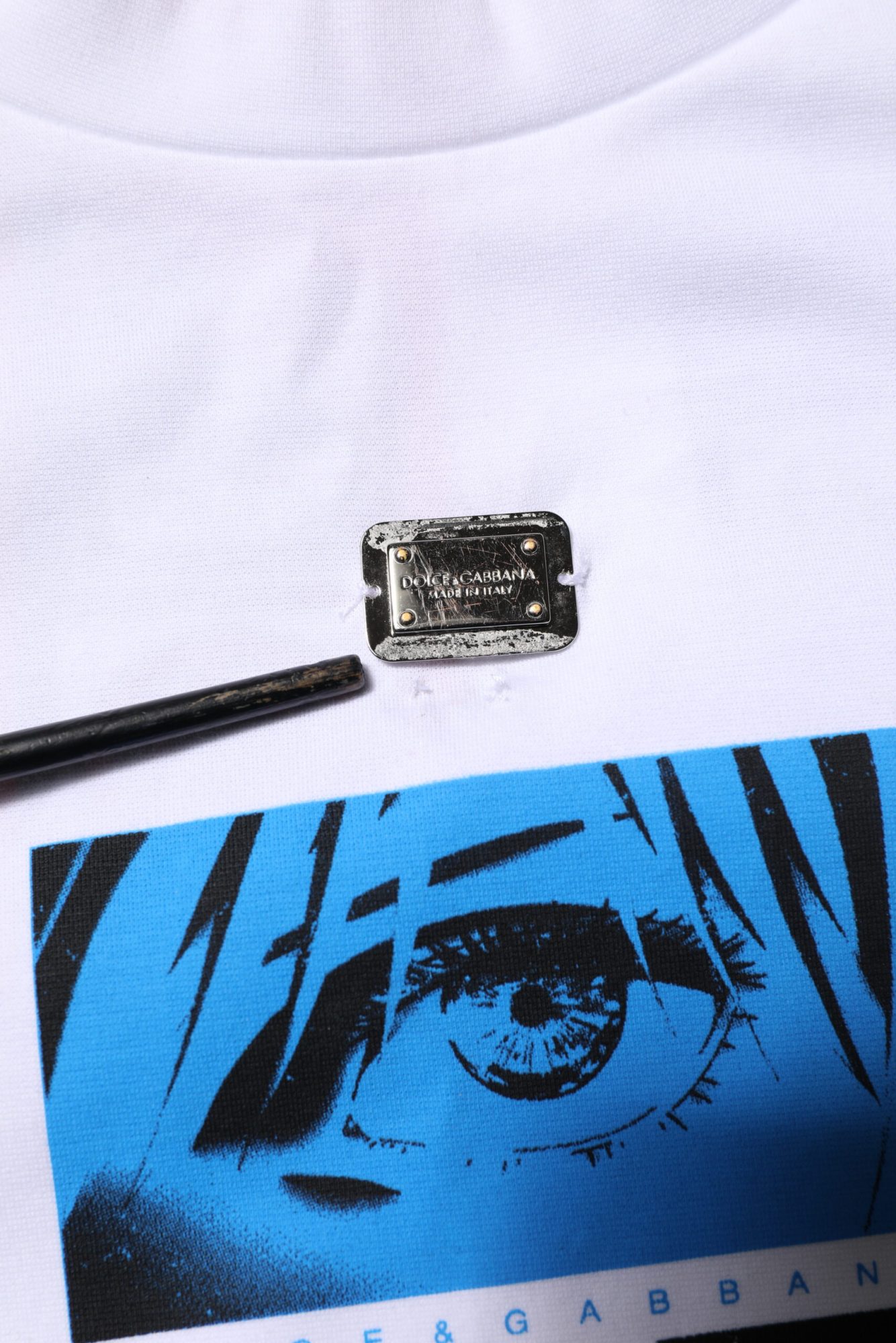 Dolce & Gabbana Weißes T-Shirt mit Rundhalsausschnitt aus Baumwolle und Grafikdruck – Bild 6