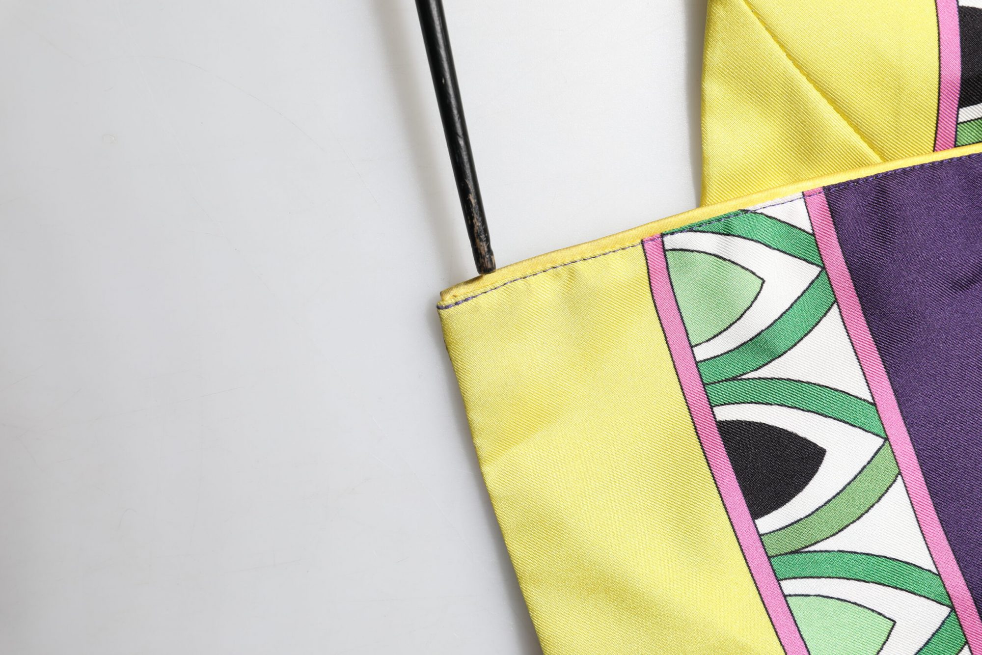 Dolce & Gabbana Blauer Seidenmantel mit Blumenmuster und langen Ärmeln zum Wickeln – Bild 5