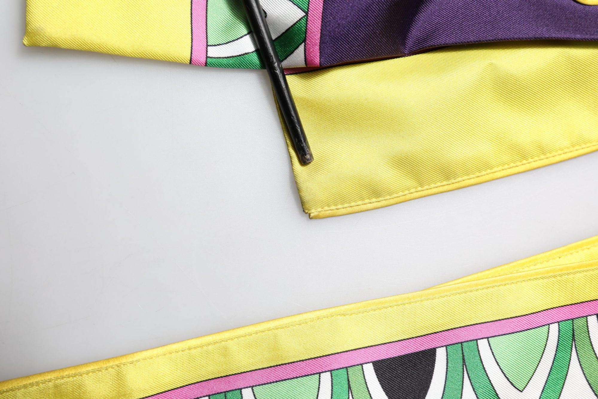 Dolce & Gabbana Blauer Seidenmantel mit Blumenmuster und langen Ärmeln zum Wickeln – Bild 7