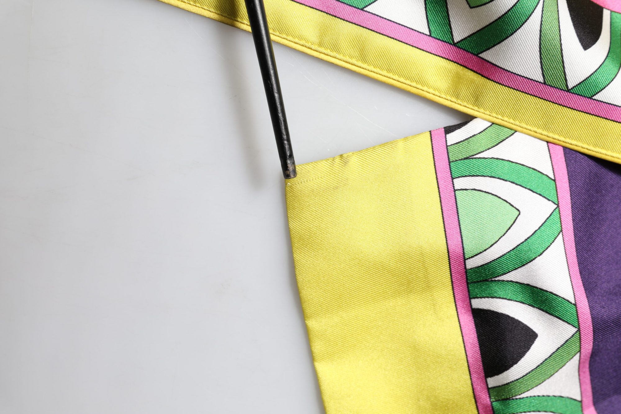 Dolce & Gabbana Blauer Seidenmantel mit Blumenmuster und langen Ärmeln zum Wickeln – Bild 8